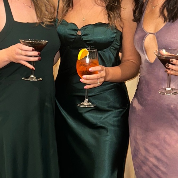 Green satin dress - Picture 7 of 8